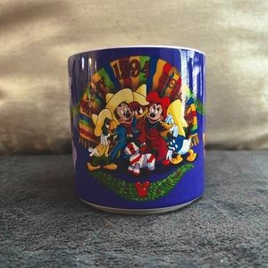 Walt Disney Christmas Limited Edition Collection Mug 1994 Latino Happy Holidays